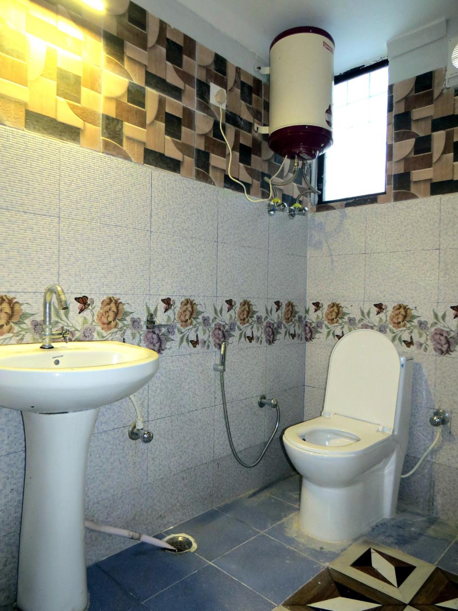 נייניטל Hotel Haya Palace מראה חיצוני תמונה