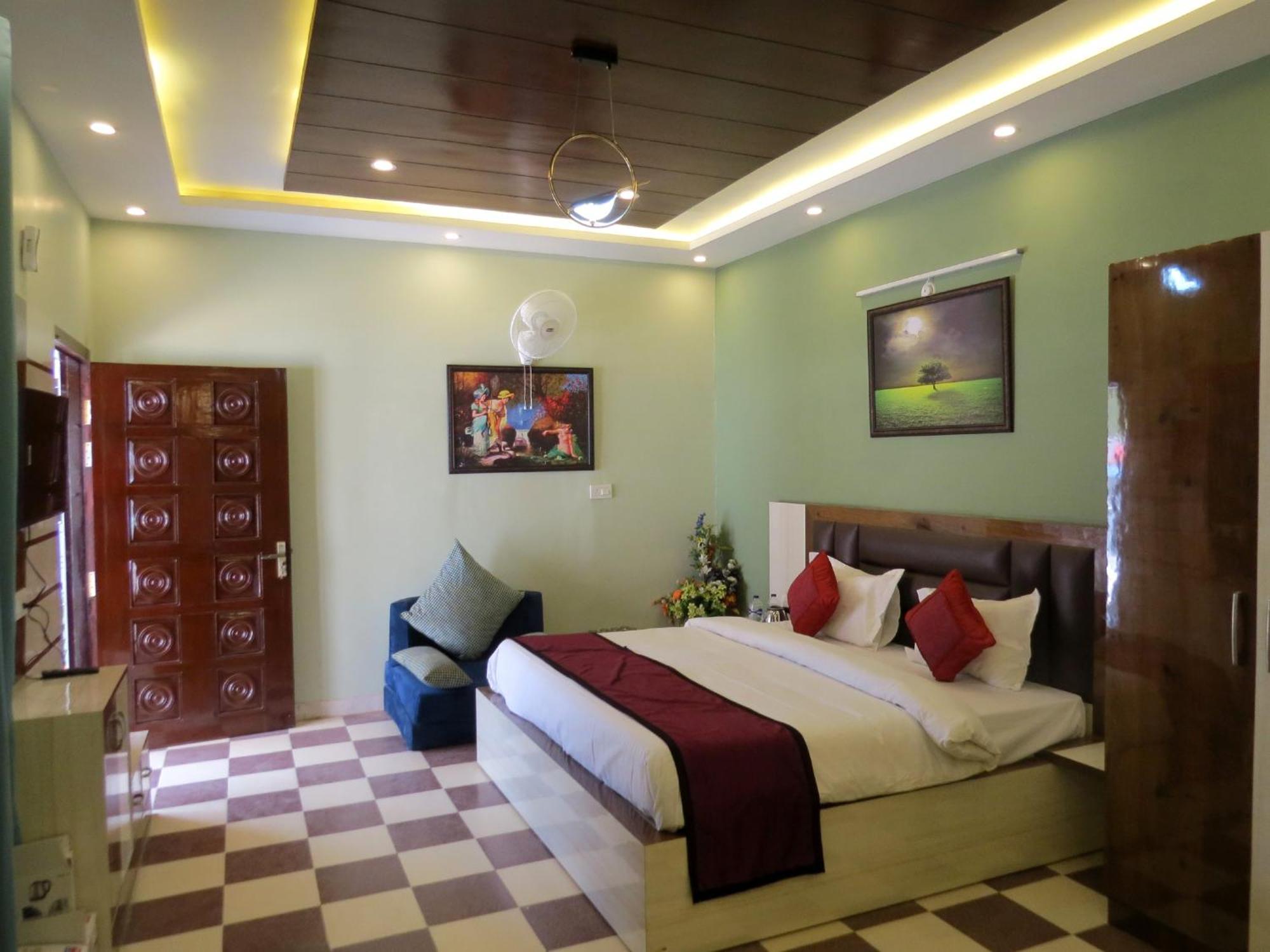 נייניטל Hotel Haya Palace מראה חיצוני תמונה