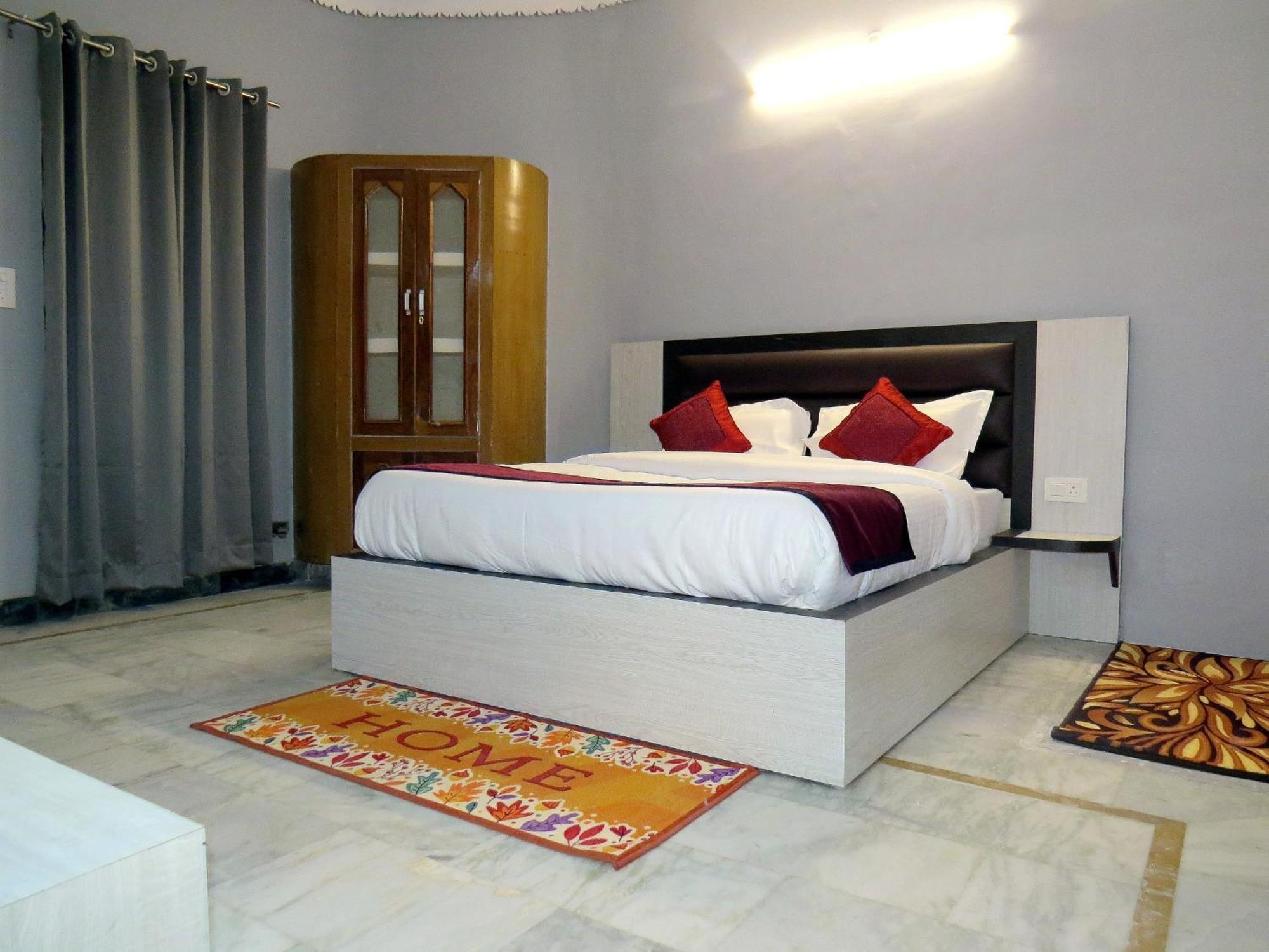 נייניטל Hotel Haya Palace מראה חיצוני תמונה