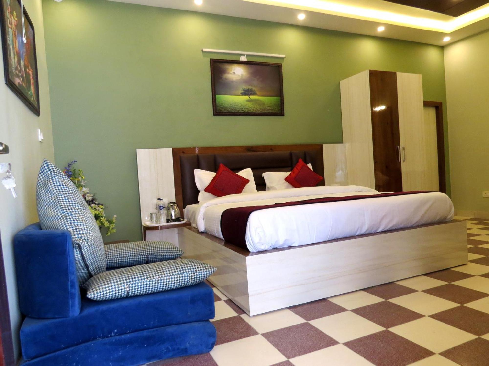 נייניטל Hotel Haya Palace מראה חיצוני תמונה