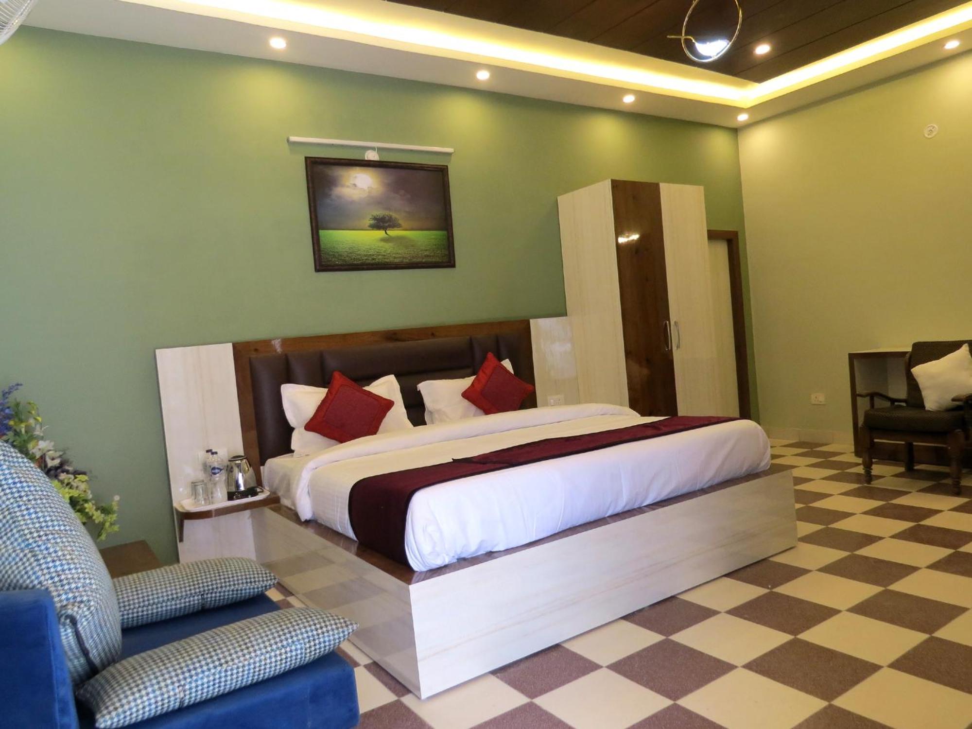 נייניטל Hotel Haya Palace מראה חיצוני תמונה