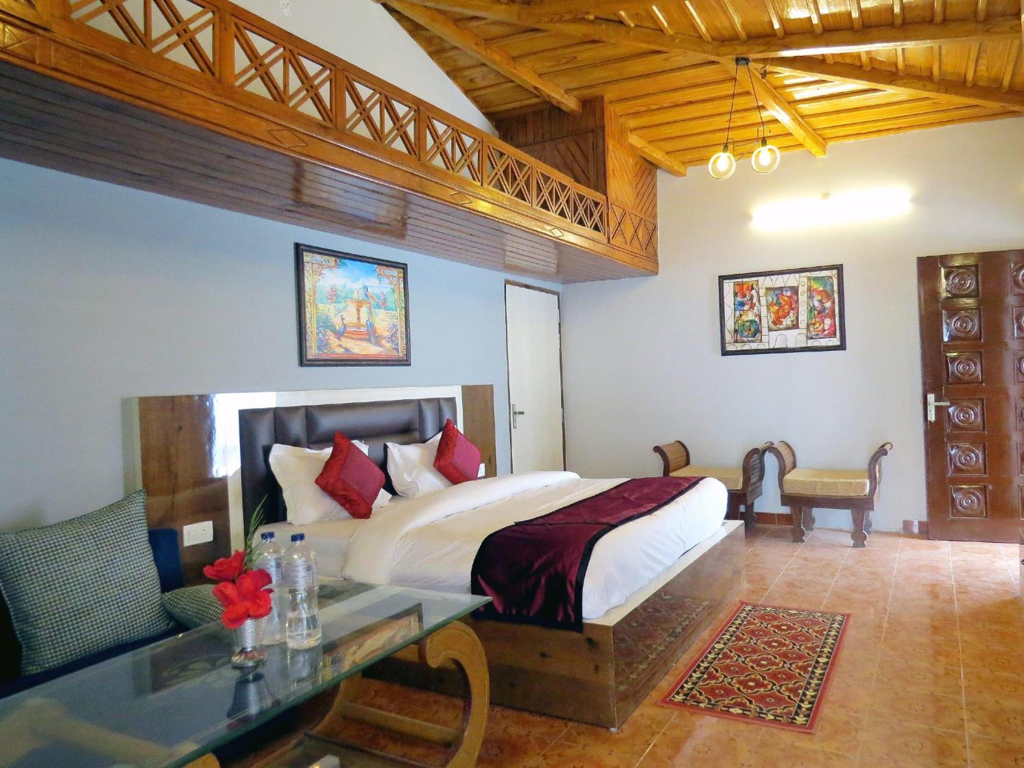נייניטל Hotel Haya Palace מראה חיצוני תמונה